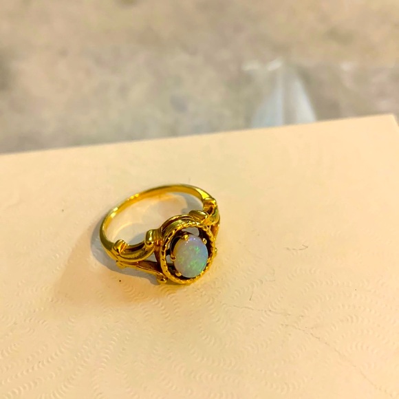 14k and opal split shank ring with beaded design 2.9 grams size 5.5 - Picture 6 of 6